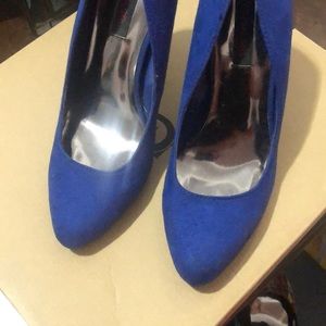 Royal blue pumps material girl